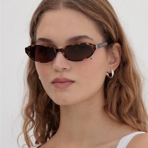 LU—GOLDIE Tortoise Alexe Sunglasses NEW